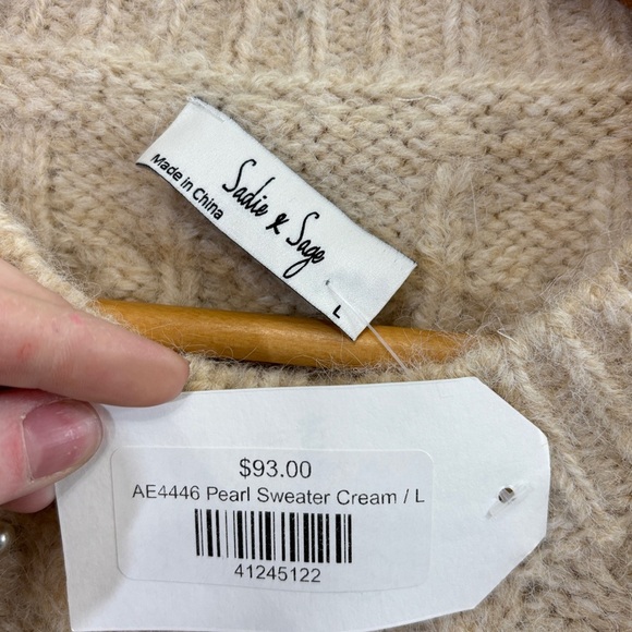 Sadie & Sage Cream Cable Knit Crew Neck Sweater - Picture 3 of 4